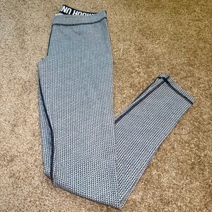 Under Armour Compression Leggings, Black/Gray Print, Size Small